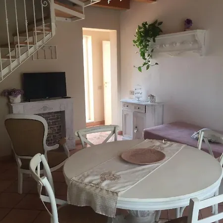 Emily House Apartment